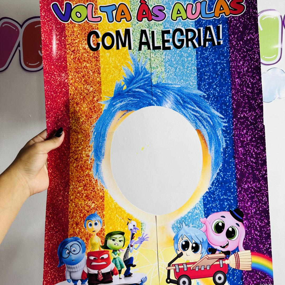 Moldura volta às aulas divertidamente