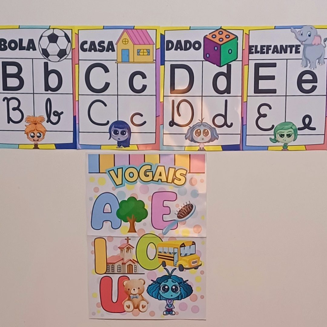 ALFABETO DE PAREDE DIVERTIDAMENTE