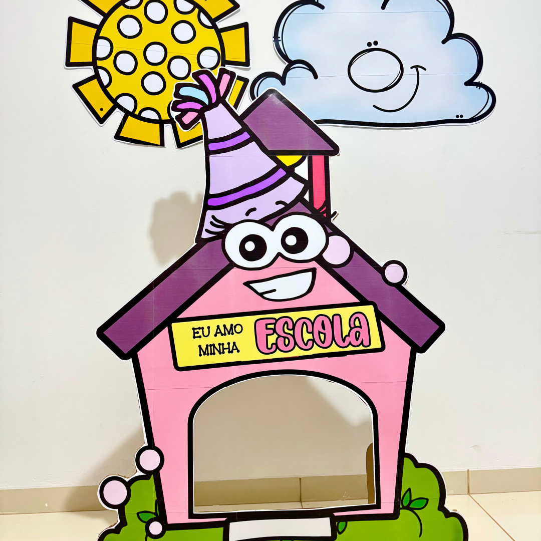 Painel tema “Eu amo minha Escola”
