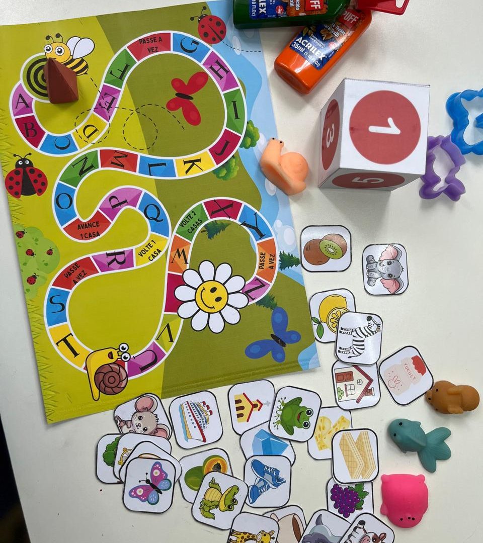Trilha do Alfabeto – Aprender Brincando, Ler com Sentido